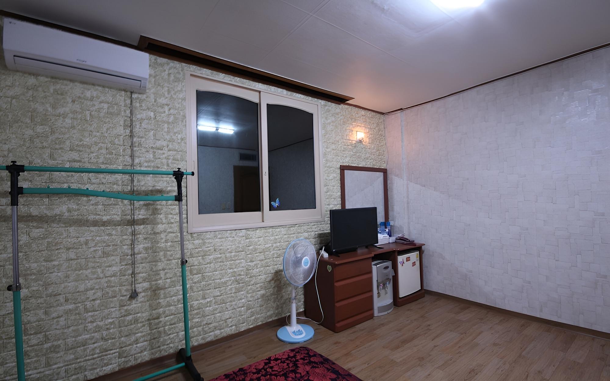 Room (Standard (B))