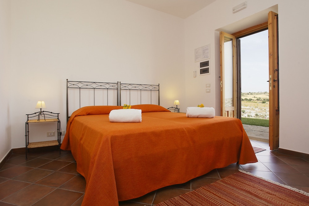 Standard Double or Twin Room, Garden View