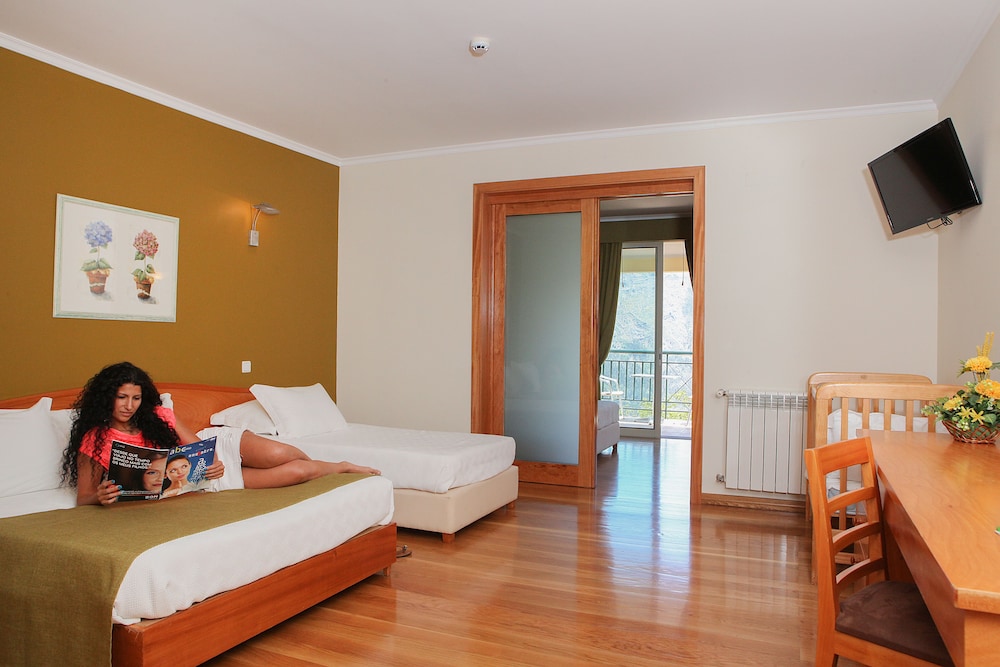 Superior Double or Twin Room - Photo 5