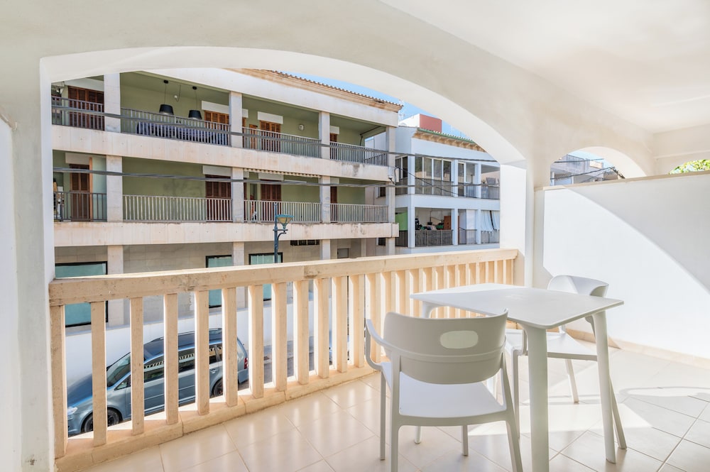 Single Room, Terrace (Street View) thumbnail 5