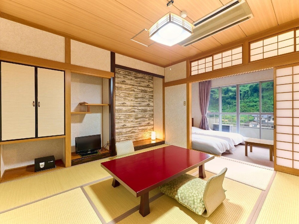 [River View] Japanese Western Style Room (Free Wi-Fi) - Photo 1