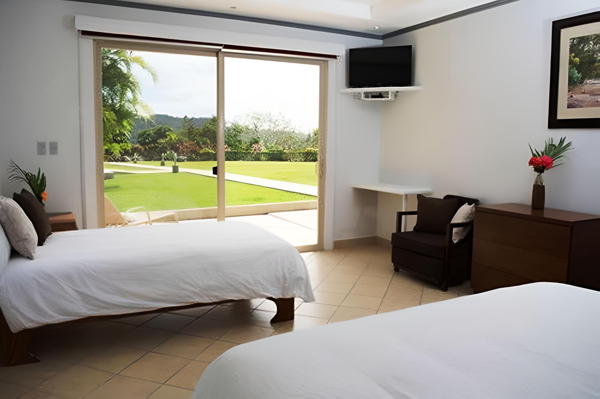 Suite, Multiple Beds, Ocean View photo 2