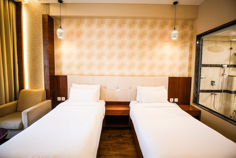 Executive Room - Photo 3