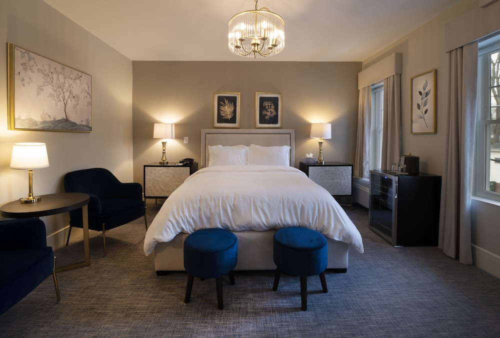 Luxury Single Room, 1 Queen Bed, Balcony