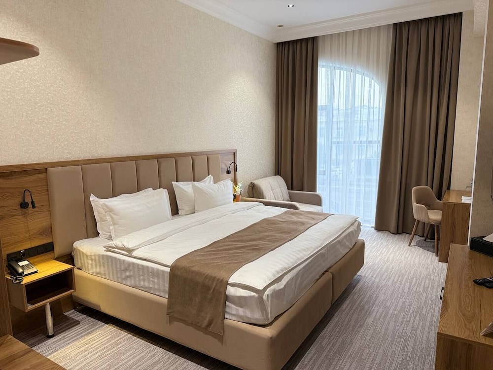 Superior Double Room, City View