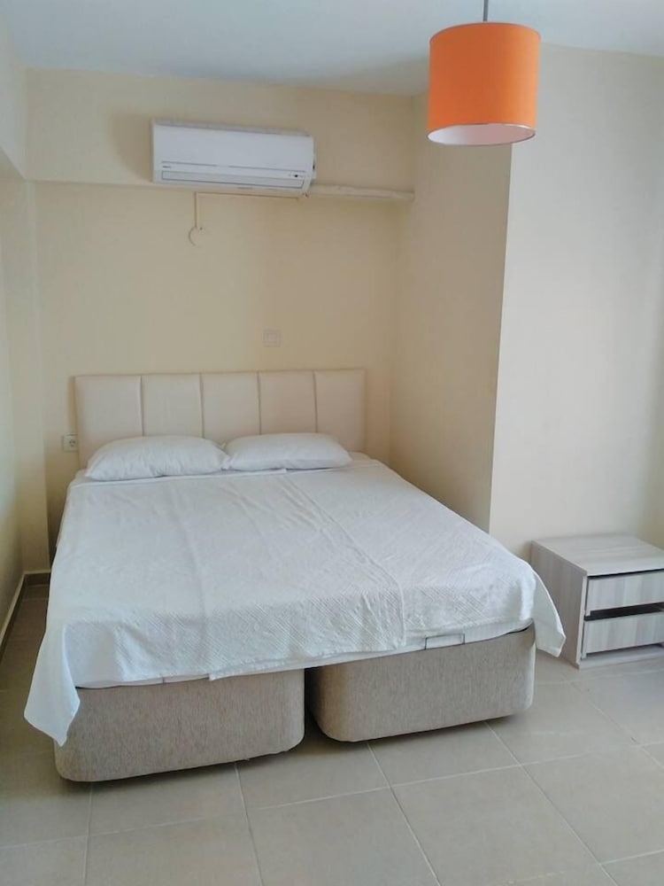 Classic Apartment, 1 Bedroom (NO 5) photo 1