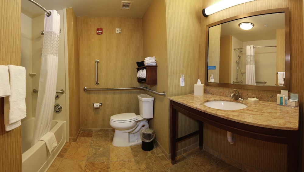 Room, 2 Queen Beds, Accessible, Non Smoking photo 3
