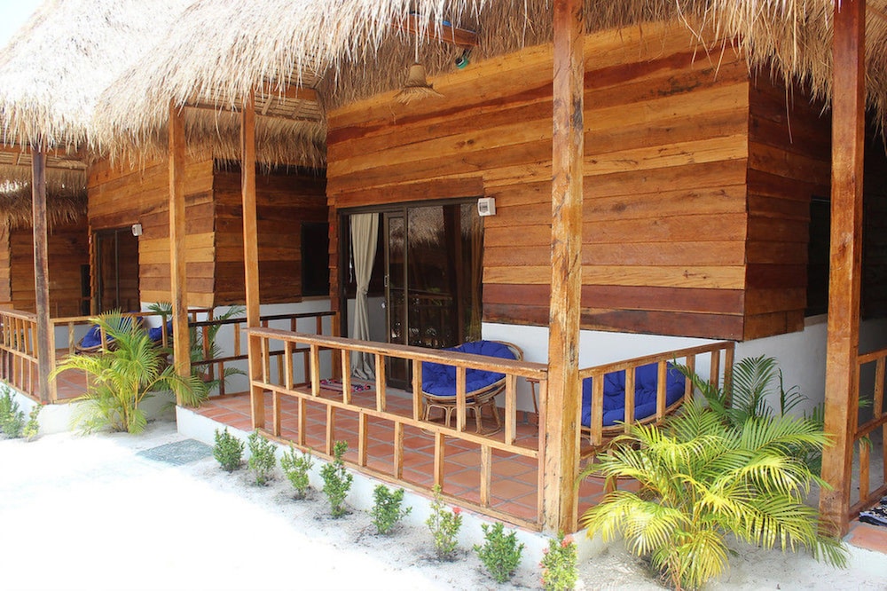 Bungalow ( Fan ) photo 2