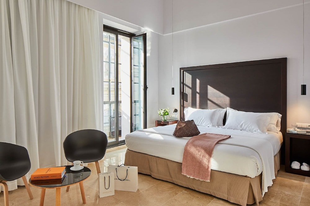 Standard Double Room - Photo 1