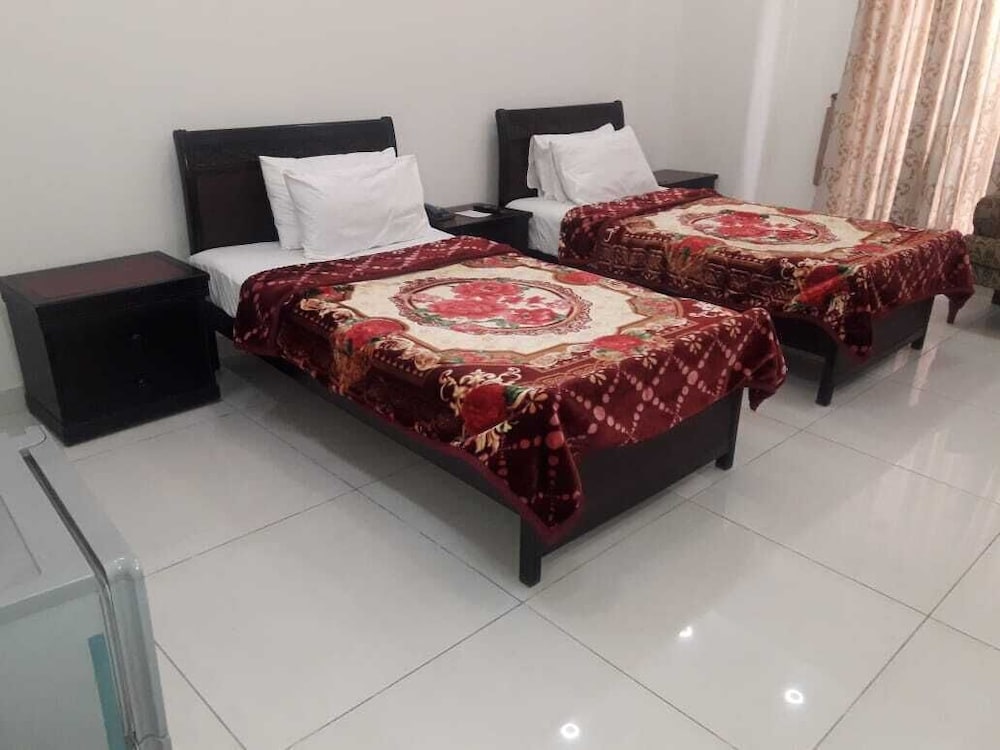 Deluxe Double or Twin Room photo 3