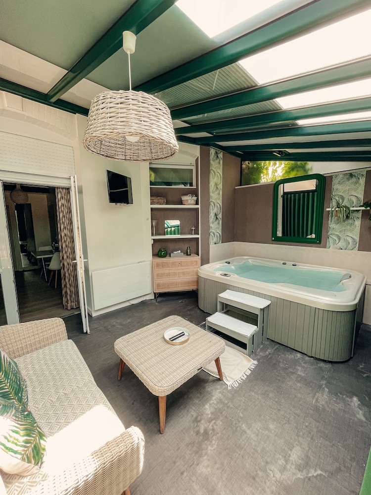 Apartment Jacuzzi 2 Pers photo 3