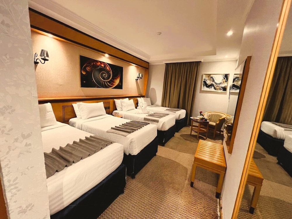 Quadruple Room - Photo 1