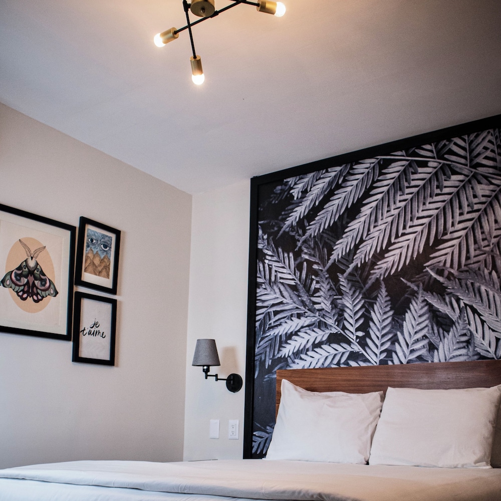 Comfort Room, 1 Queen Bed
