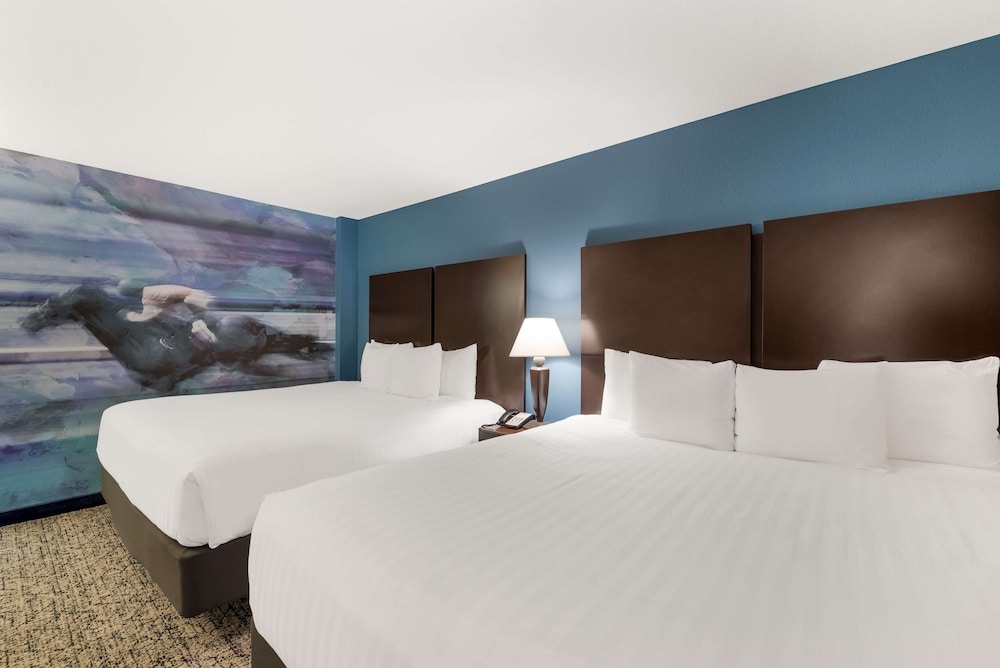 Suite, Multiple Beds, Non Smoking, Refrigerator & Microwave photo 2