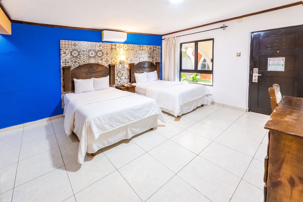 Standard Room, 2 Double Beds - Photo 2