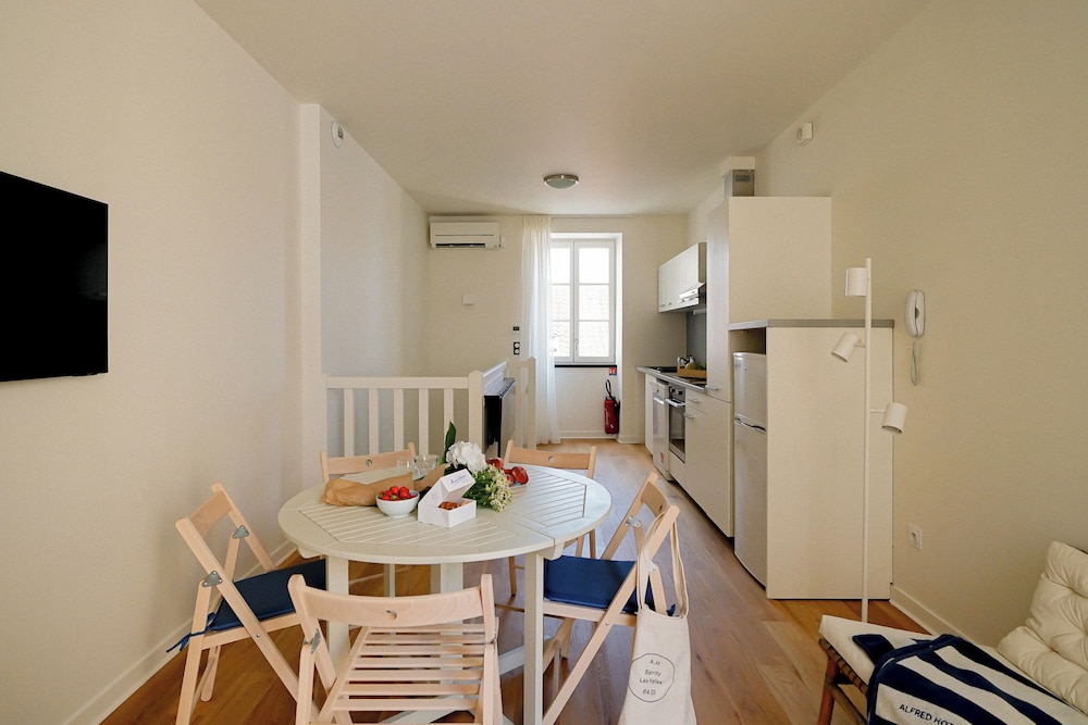 Classic Apartment - Photo 10