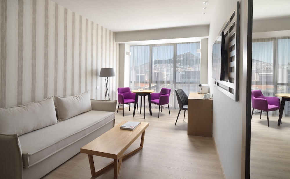 Tiare Legacy Suite