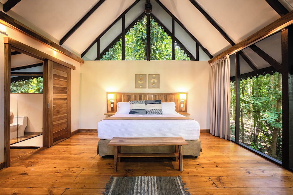 Signature Bungalow, 1 King Bed