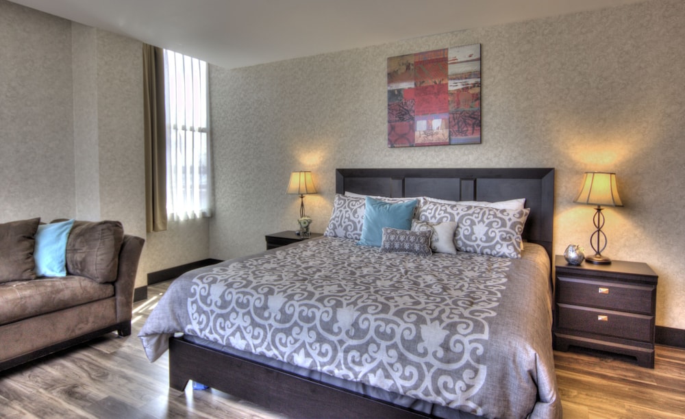 Standard Room, 1 King Bed photo 3