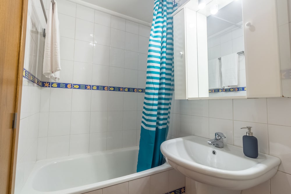 Apartment, 2 Bedrooms (Ground Floor) photo 3