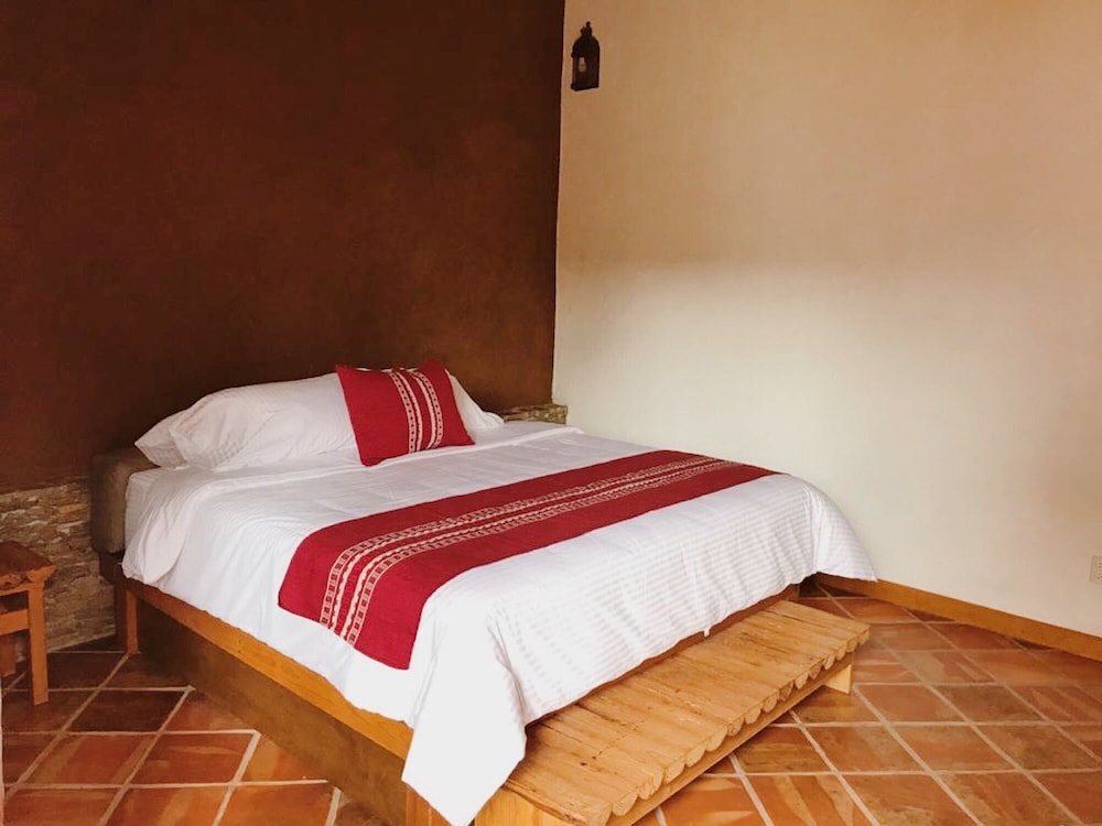Deluxe Double Room, 1 King Bed, Garden View, Ground Floor photo 2