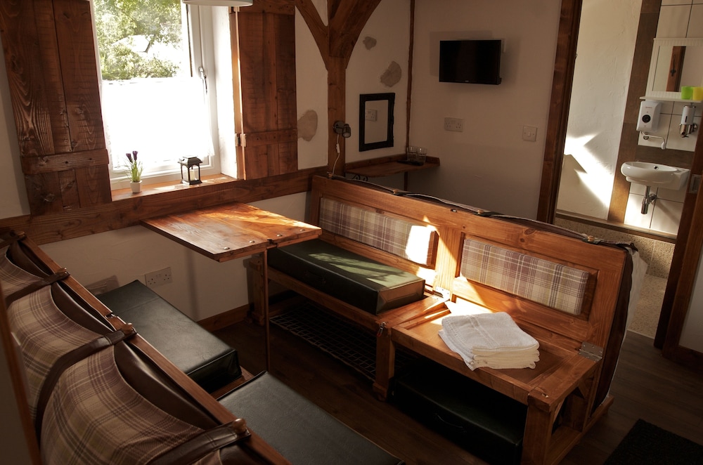 Twin Room, Ground Floor (Room 4) photo 2