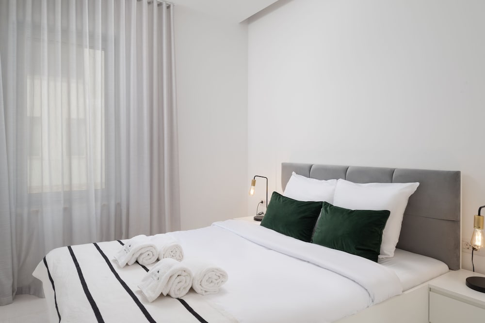 Luxury Apartment, 3 Bedrooms, Sea View (N5) photo 3