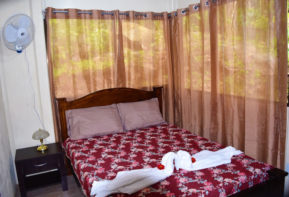 Basic House, 2 Bedrooms photo 2