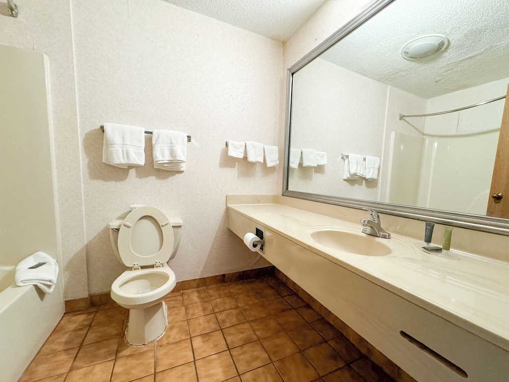 Signature Room, 1 King Bed, Non Smoking, Hot Tub - Photo 5