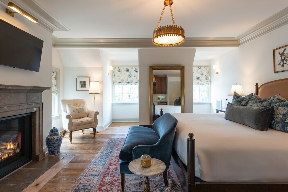Suite (Dogwood Suite)