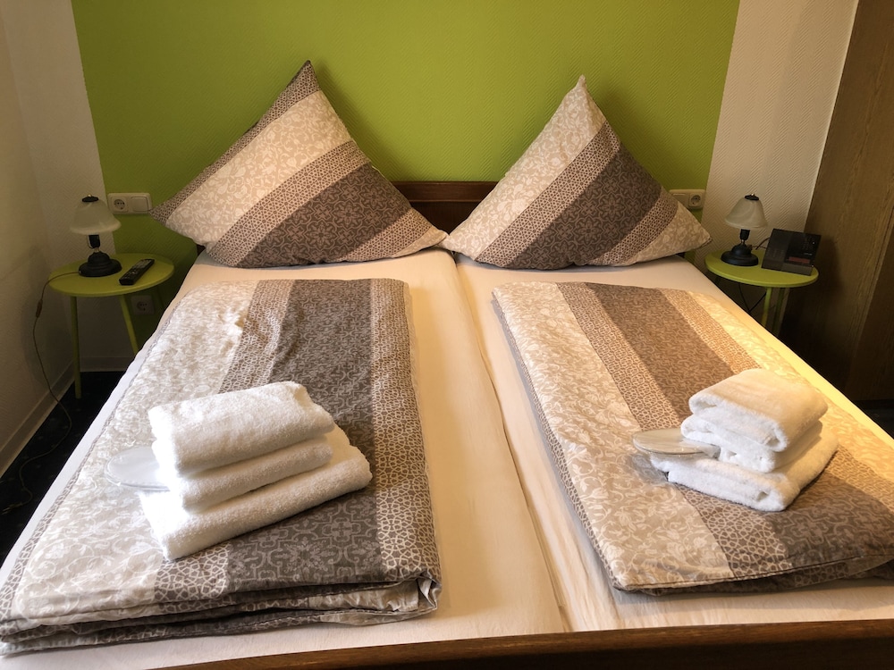 Economy Twin Room