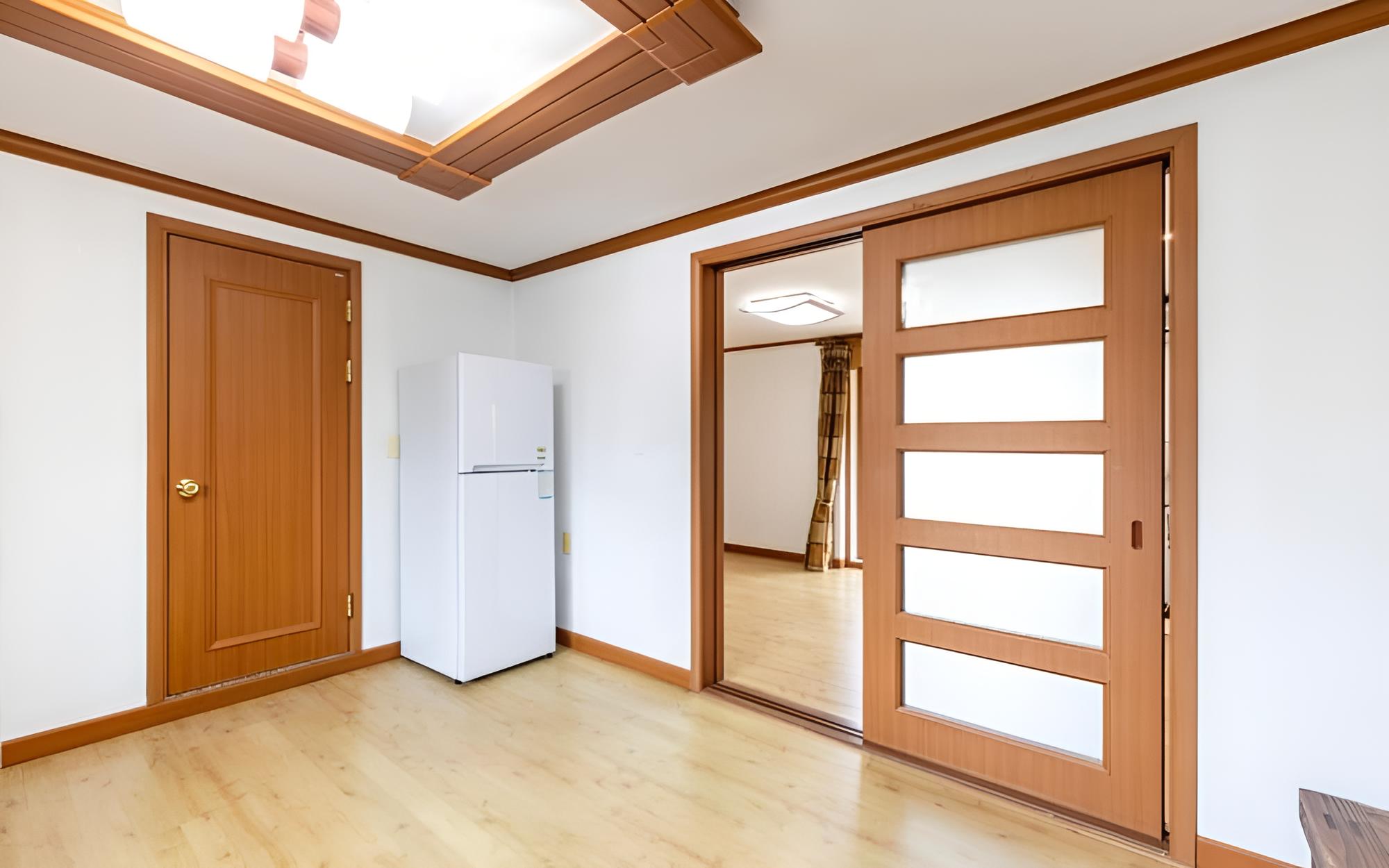 Room (Building A-202)