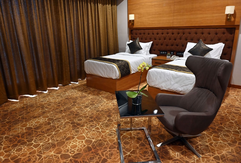 Deluxe Double or Twin Room - Photo 9
