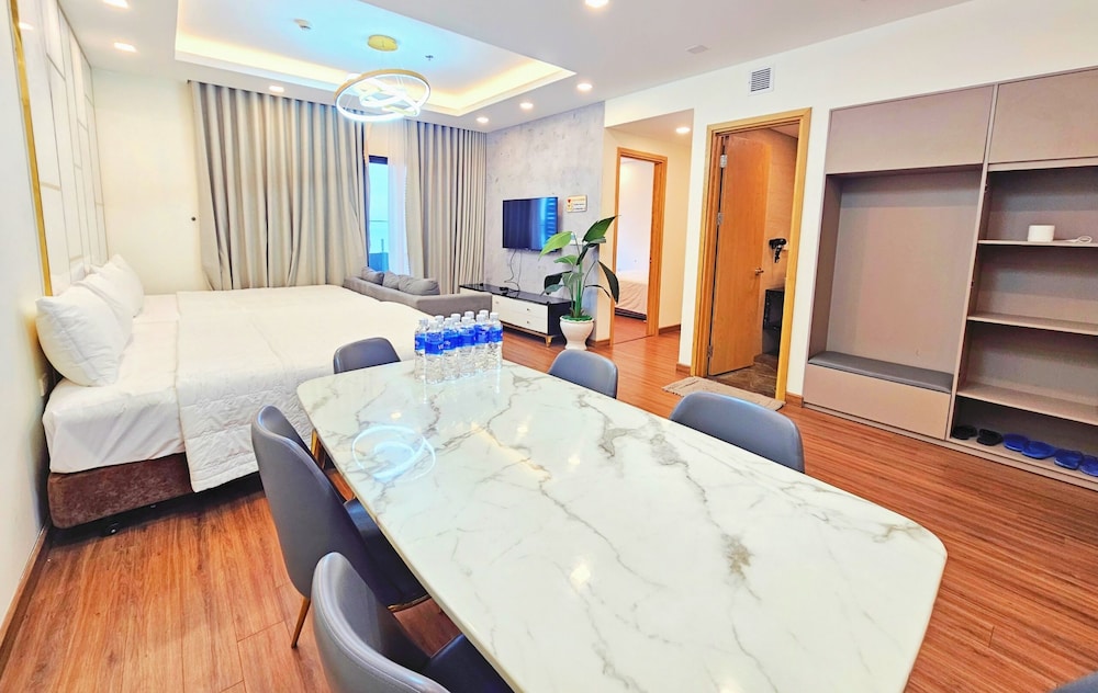 Luxury Apartment, 3 Bedrooms, Balcony, Beach View photo 2