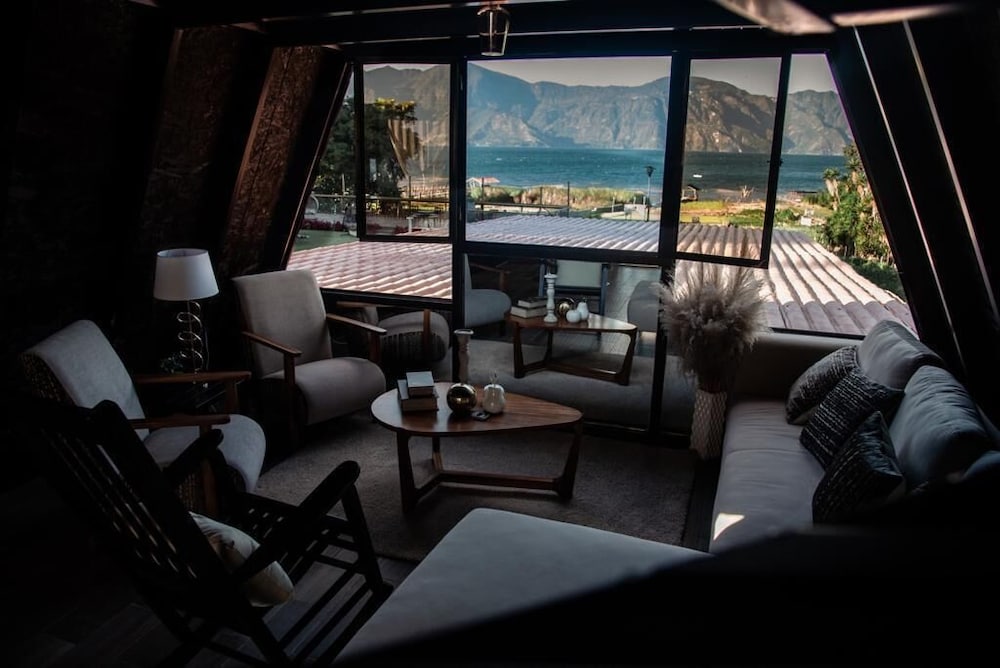 Panoramic Cabin