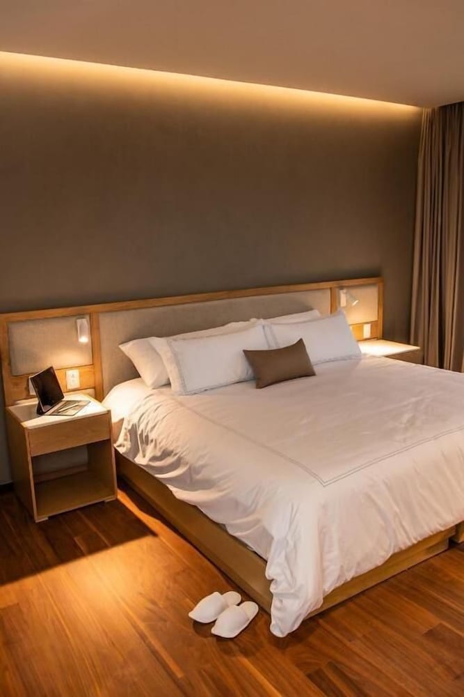 Executive Suite photo 3