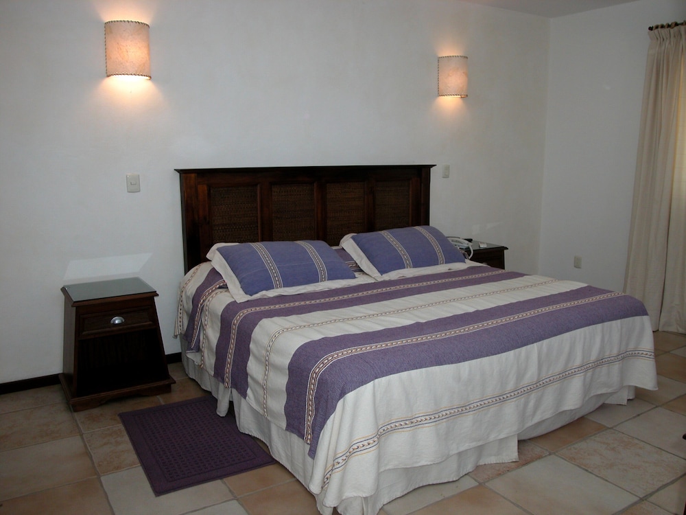Suite 2 photo 1