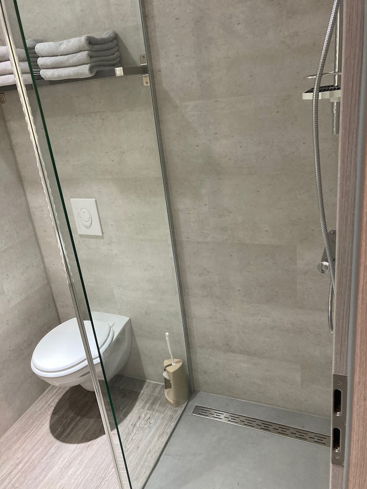 Superior Apartment, Private Bathroom, Garden View (Zimmer 102) - Photo 3