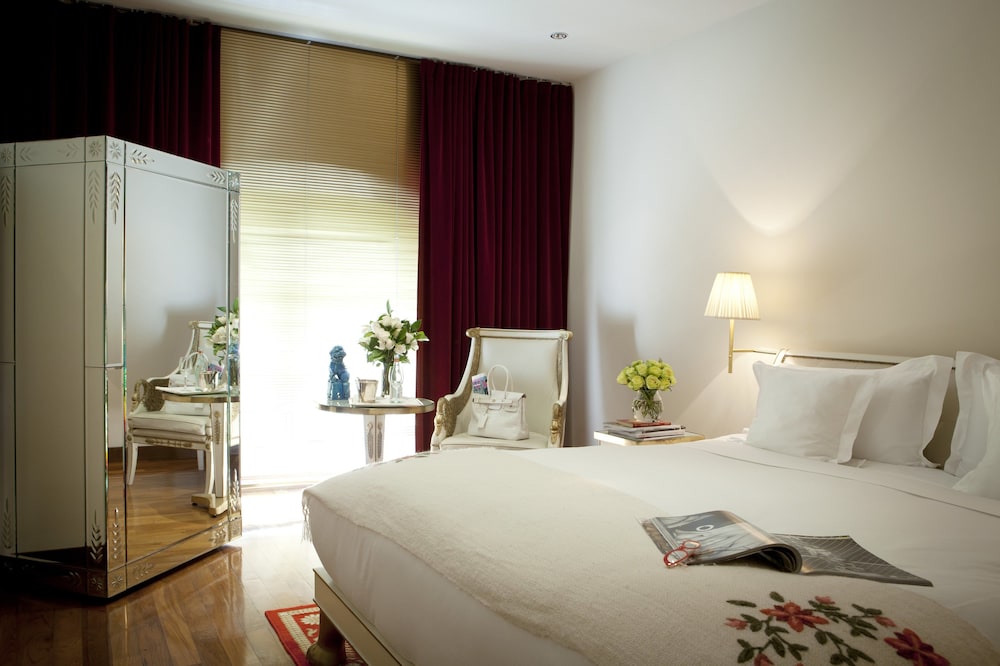 Room, 1 King Bed (Skyline View)
