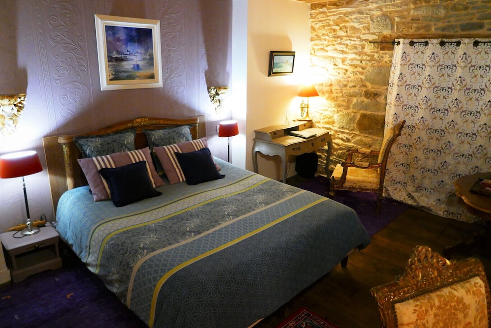 Quadruple Room (Chambre Quadruple) photo 1