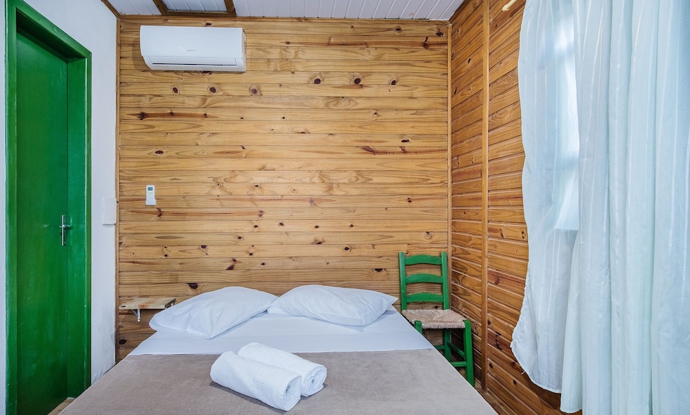 Basic Cabin photo 1