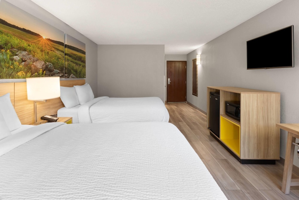 Room, 2 Double Beds, Non Smoking - Photo 2