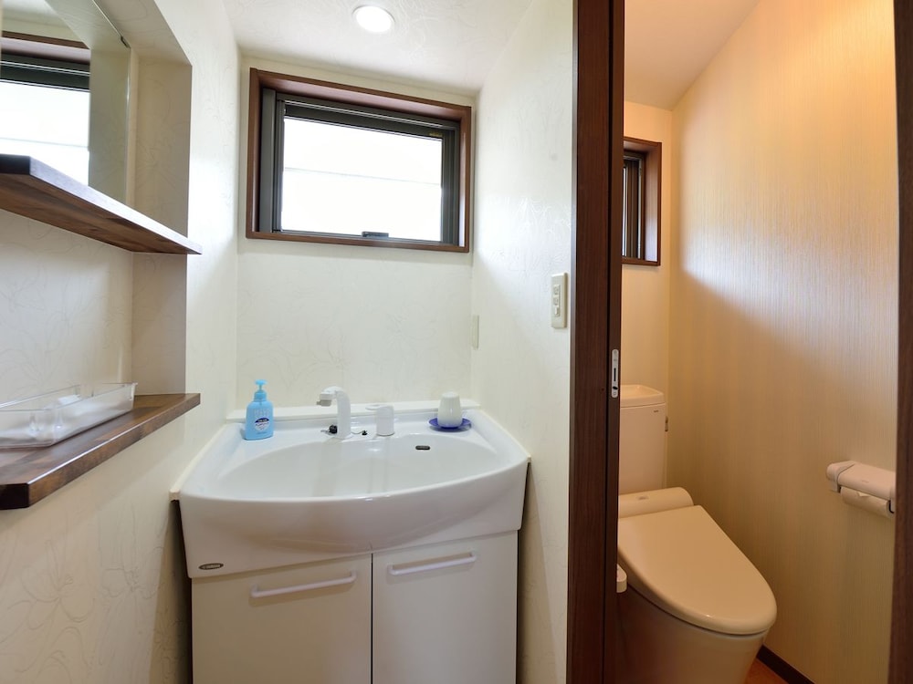 Standard Twin Room, Mountain View photo 3