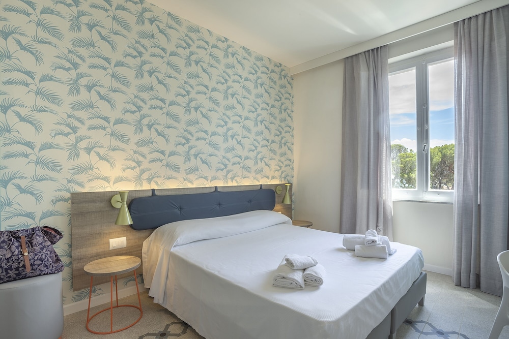 Junior Studio Suite, Multiple Beds photo 1