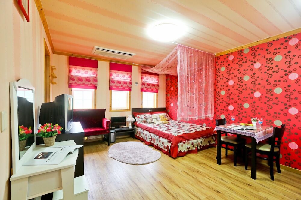 Room (Kkotyanggi)