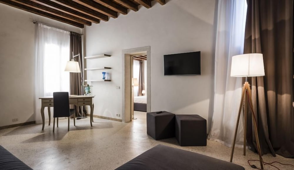 Apartment, Terrace, Canal View photo 3