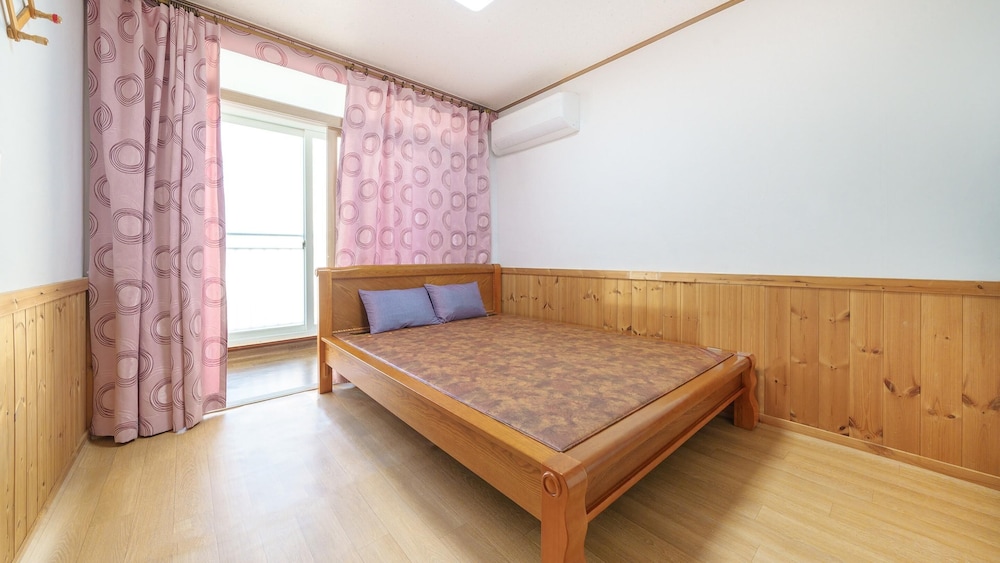 Basic Room, 1 Bedroom (B201) - Photo 6