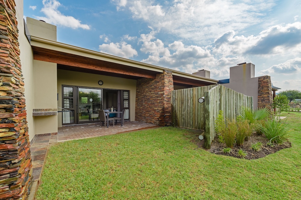 Studio Villa with Patio Wheelchair Friendly photo 3