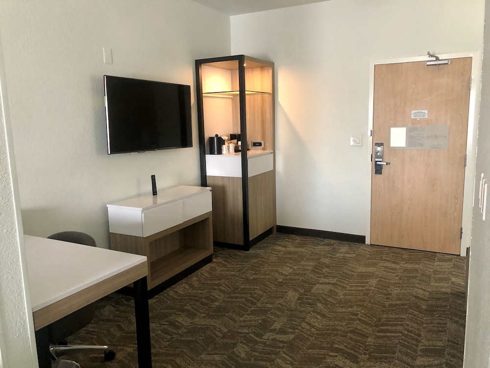 Suite, Multiple Beds - Photo 5