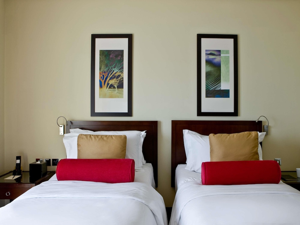 Luxury Room, 2 Twin Beds, Balcony, City View